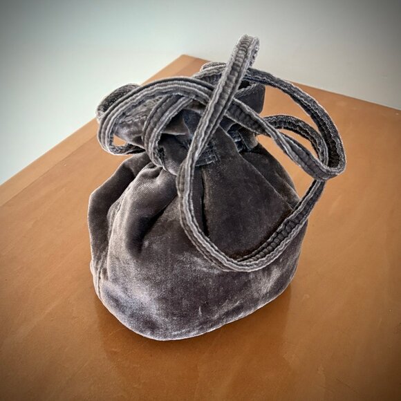 Madewell NWT Velvet Mini Drawstring Bag in Grey - Picture 4 of 12